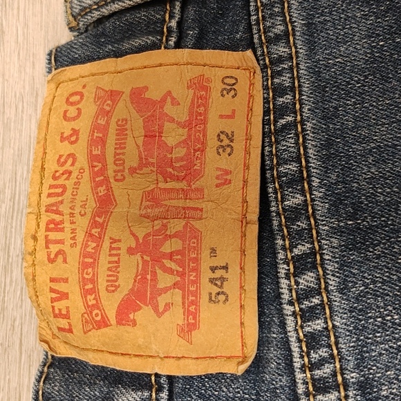 Levis 541 Jeans for Men - Picture 5 of 6